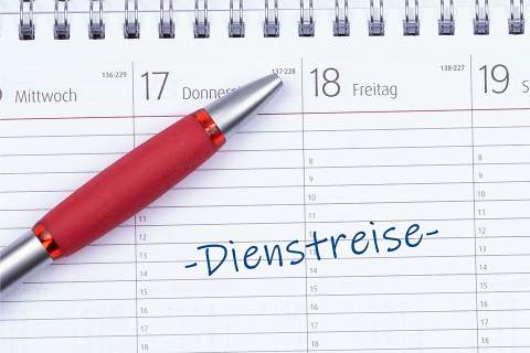 © HNFOTO - stock.adobe.com Foto: Kalender mit Schrift Dienstreise darauf